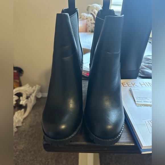 Soda Shoes - Black slip on leather combat boots